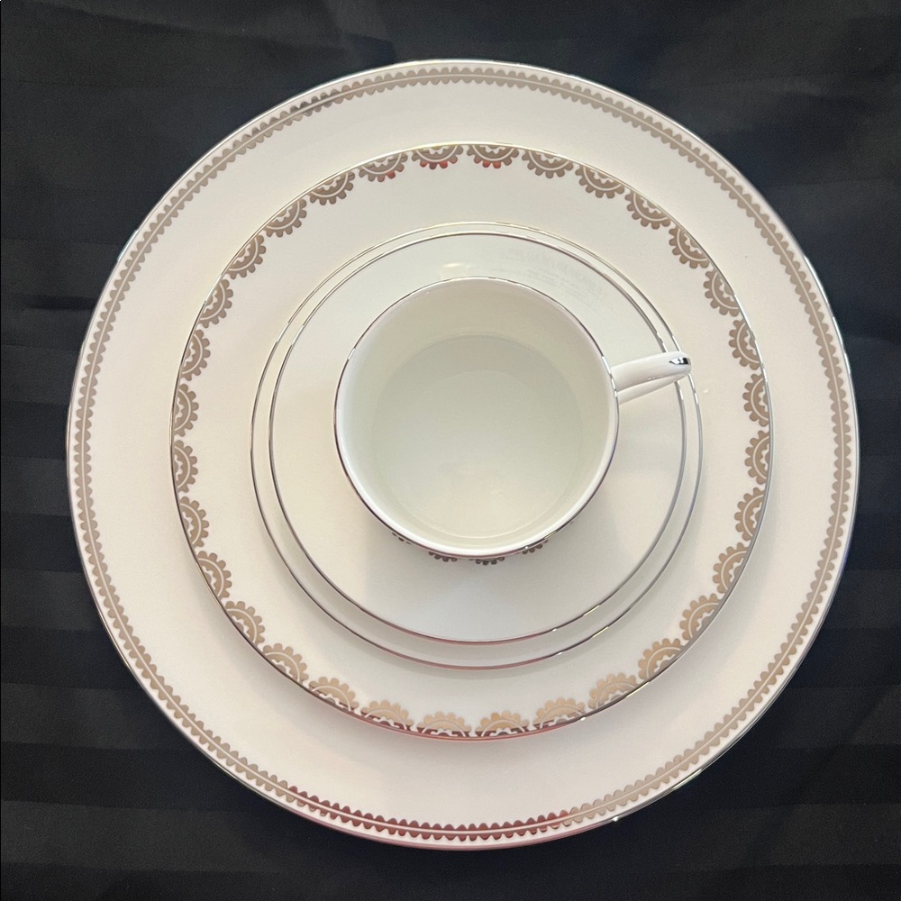 Vera Wang Wedgwood Vera Flirt 5 Pc Setting